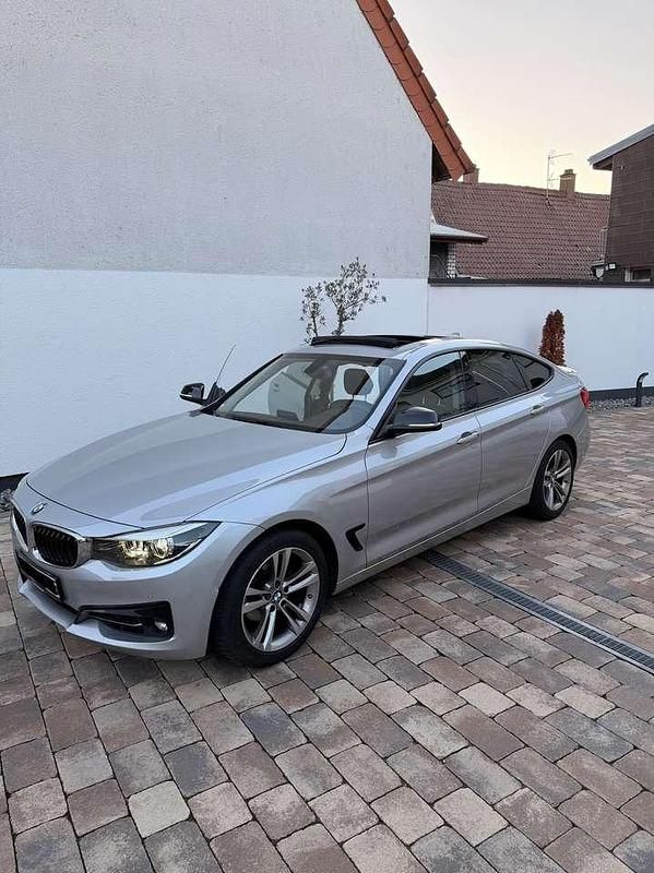 Gebraucht BMW 320 Sport Line 184 PS (135 kW) 2017 Grau Kleinwagen