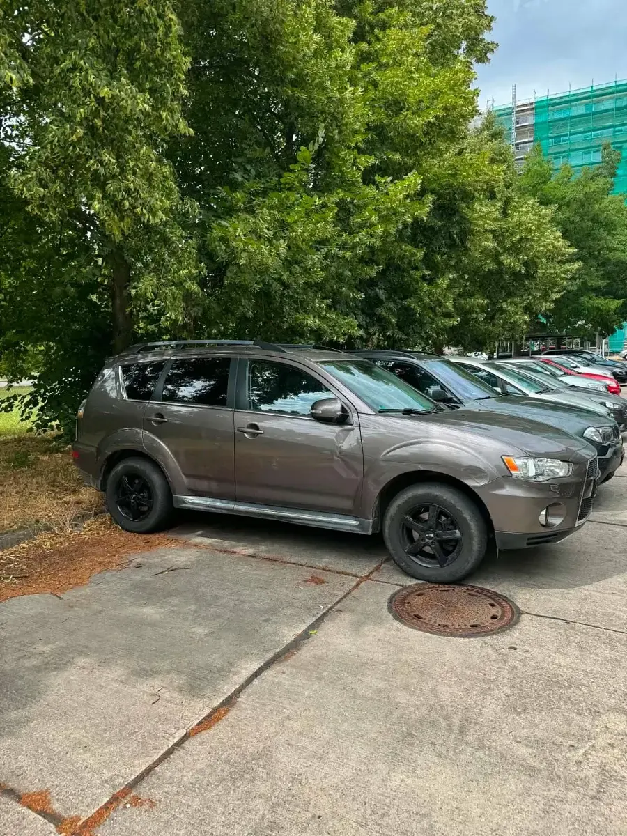 Gebraucht Mitsubishi Outlander 156 PS (114 kW) 2011 Grau SUV