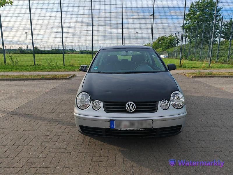 Schwarz Gebraucht 2004 VW Polo Cricket Limousine | 650 € (Superpreis) - Bild 1/4