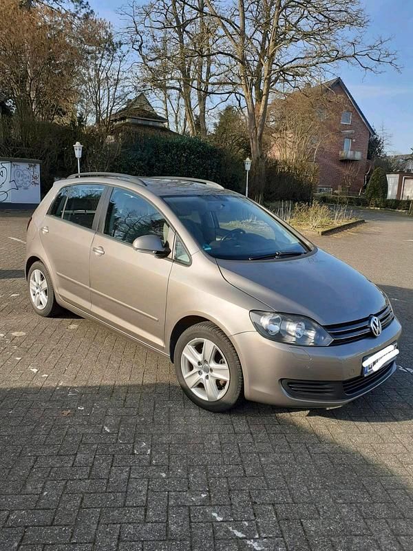 Beige Gebraucht 2009 VW Golf VI Limousine | 4.550 € (Etwas zu teuer) - Bild 1/4