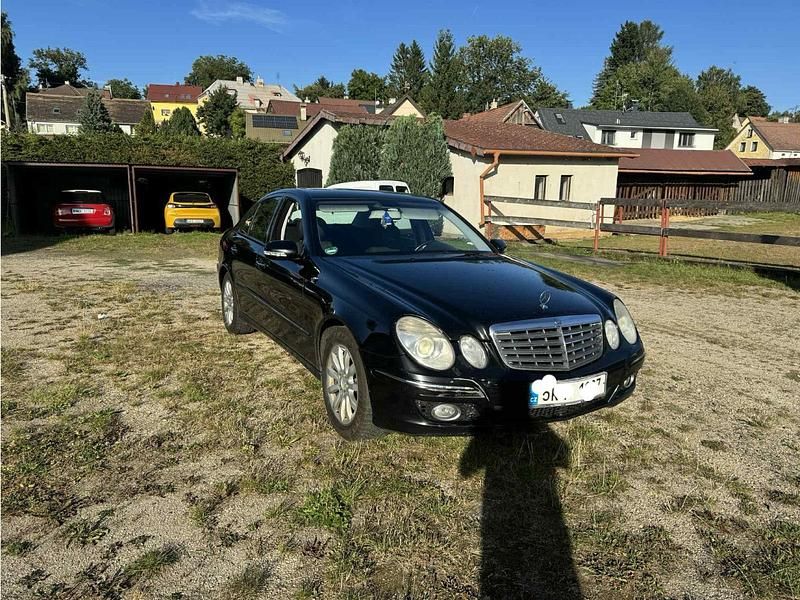 Schwarz Gebraucht 2008 Mercedes E320 Elegance Limousine | 5.500 € (Fairer Preis) - Bild 1/4
