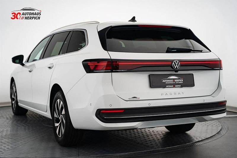 Neu VW Passat IQ Drive 150 PS (110 kW) 2025 Weiß Limousine
