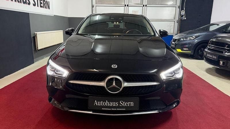 Gebraucht Mercedes CLA220 Shooting Brake 190 PS (139 kW) 2022 Schwarz Kombi