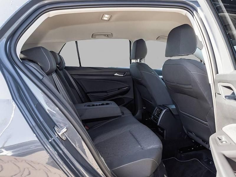 Usata VW Golf VIII 150 CV (110 kW) 2024 Grigio Berlina