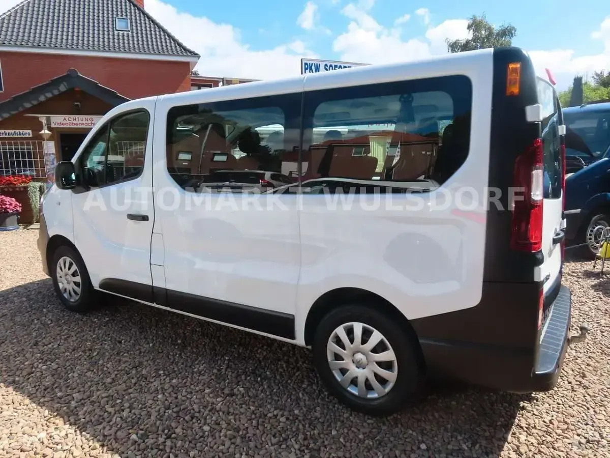 Gebraucht Opel Vivaro 95 PS (69 kW) 2016 Weiß Van / Kleinbus