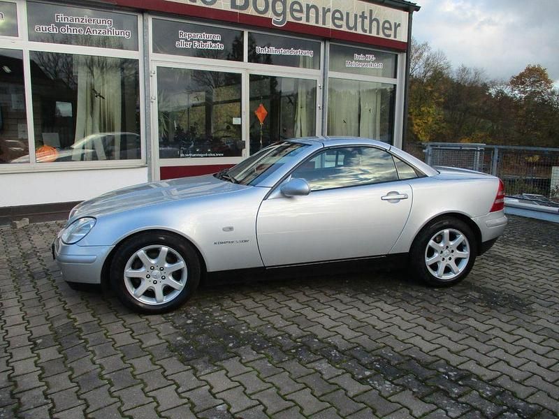Gebraucht Mercedes SLK230 193 PS (141 kW) 2000 Silber Cabrio