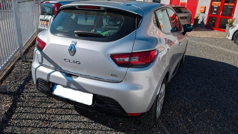 Gebraucht Renault Clio IV Dynamique 90 PS (66 kW) 2014 Silber Limousine