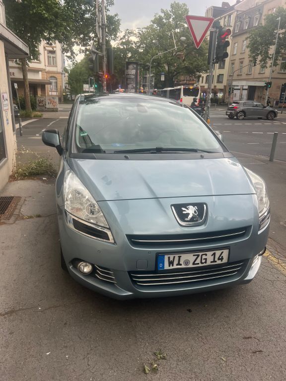 Blau Gebraucht 2013 Peugeot 5008 Van / Kleinbus | 6.300 € (Fairer Preis) - Bild 1/4