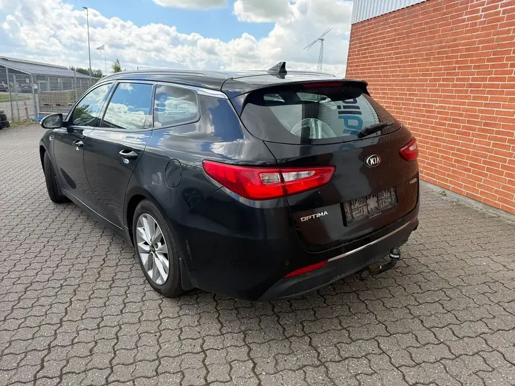 Gebraucht Kia Optima 141 PS (103 kW) 2016 Schwarz Kombi