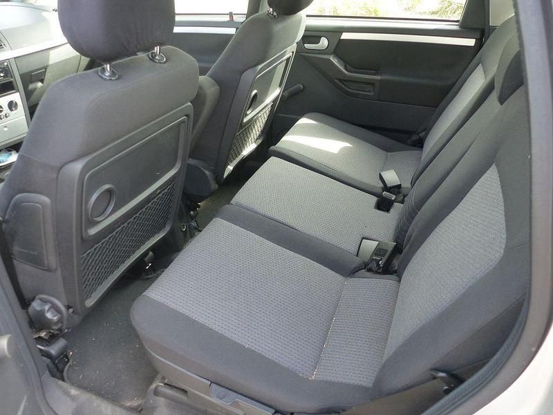 Gebraucht Opel Meriva Enjoy 101 PS (74 kW) 2003 Silber Van / Kleinbus