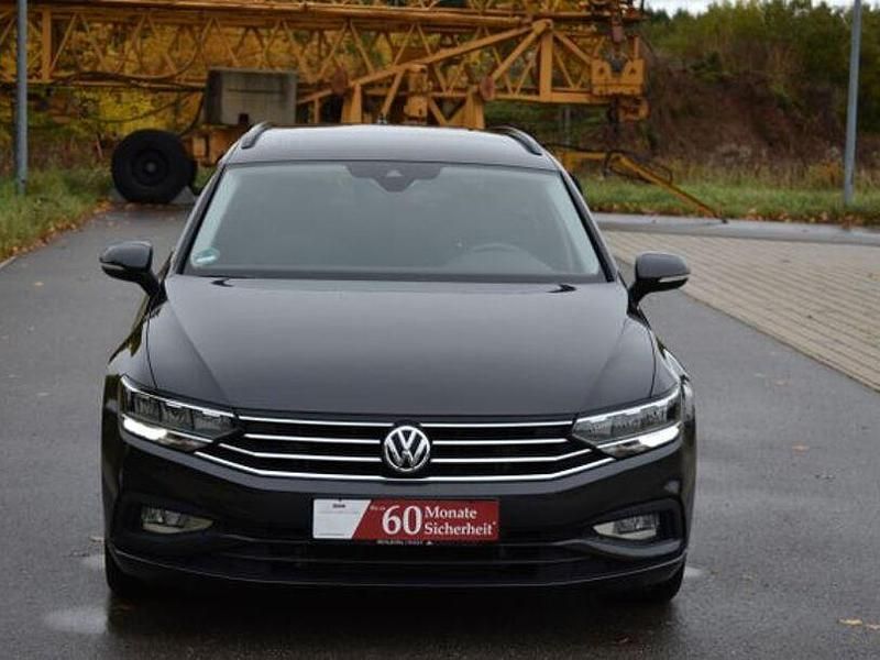 Gebraucht VW Passat 150 PS (110 kW) 2020 Grau Kombi