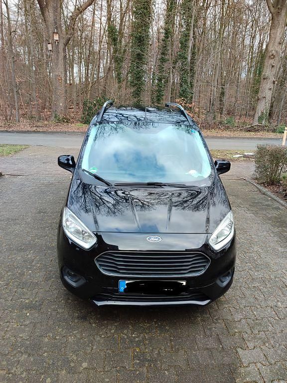 Gebraucht Ford Tourneo Courier Titanium 101 PS (74 kW) 2019 Schwarz Van / Kleinbus