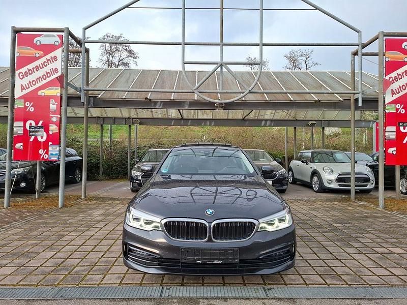 Gebraucht BMW 520 Sport Line 190 PS (139 kW) 2018 Grau Limousine