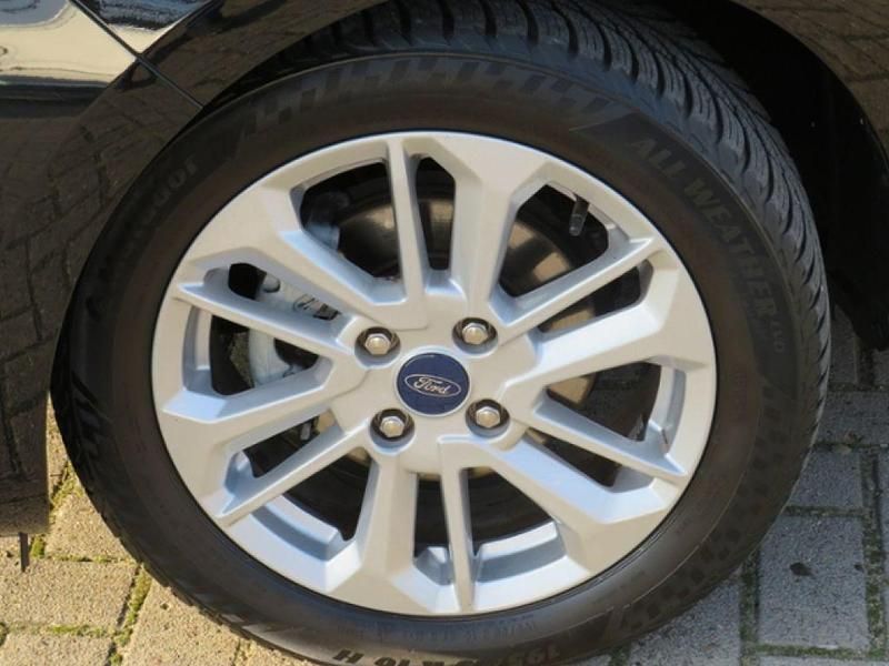 Gebraucht Ford Fiesta 101 PS (74 kW) 2023 Agate black (metallic) Kleinwagen