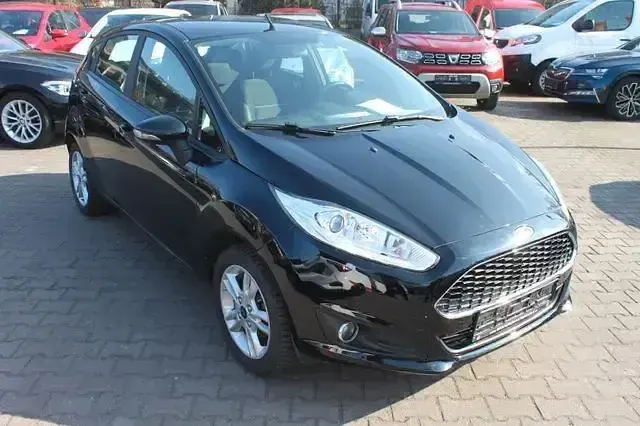 Gebraucht Ford Fiesta Celebration 80 PS (58 kW) 2017 Schwarz Kleinwagen