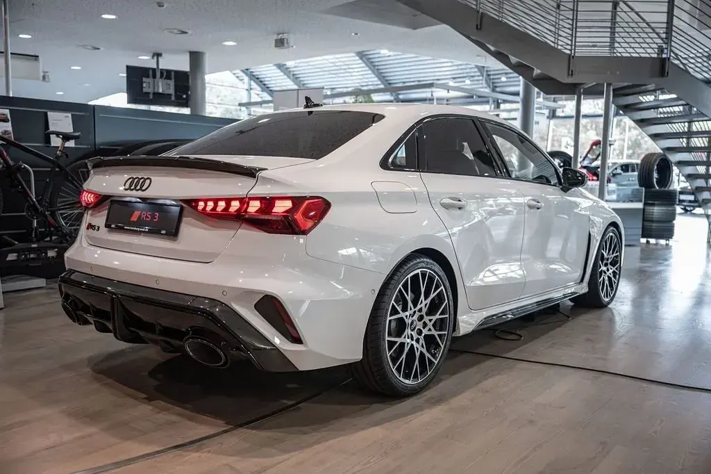 Neu Audi RS3 Sport 400 PS (294 kW) 2026 Weiß Limousine
