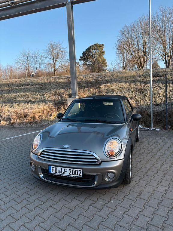 Grau Gebraucht 2011 Mini One Cabriolet Cabrio | 3.800 € (Fairer Preis) - Bild 1/4