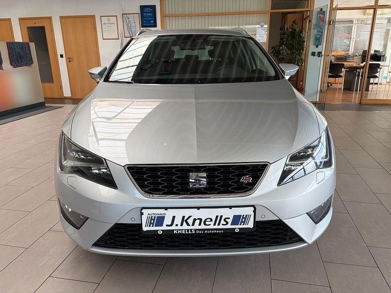 Gebraucht Seat Leon ST FR 125 PS (91 kW) 2015 Eissilber/estrella silver Kombi