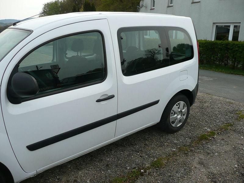 Second-hand Renault Kangoo 75 CP (55 kW) 2016 Alb Monovolum