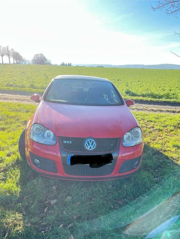 Rot Gebraucht 2006 VW Golf V GTI Kleinwagen | 3.700 € (Guter Preis) - Bild 1/4
