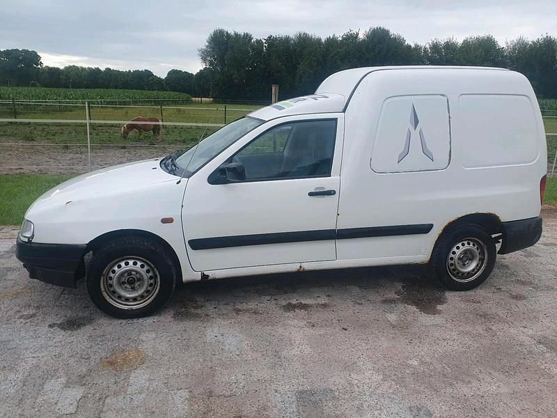 Weiß Gebraucht 2001 Seat Inca Van | 425 € - Bild 1/4