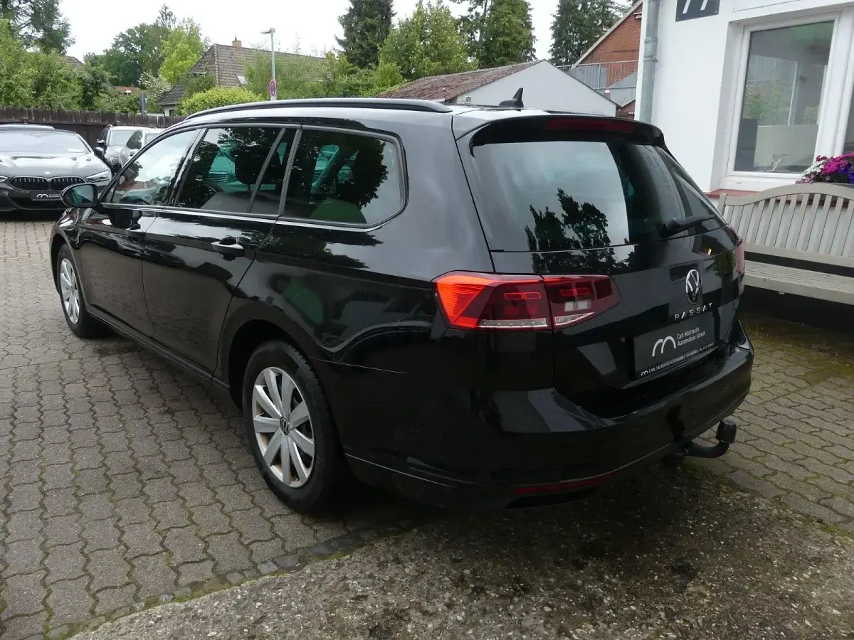 Gebraucht VW Passat 122 PS (89 kW) 2020 Schwarz Kombi