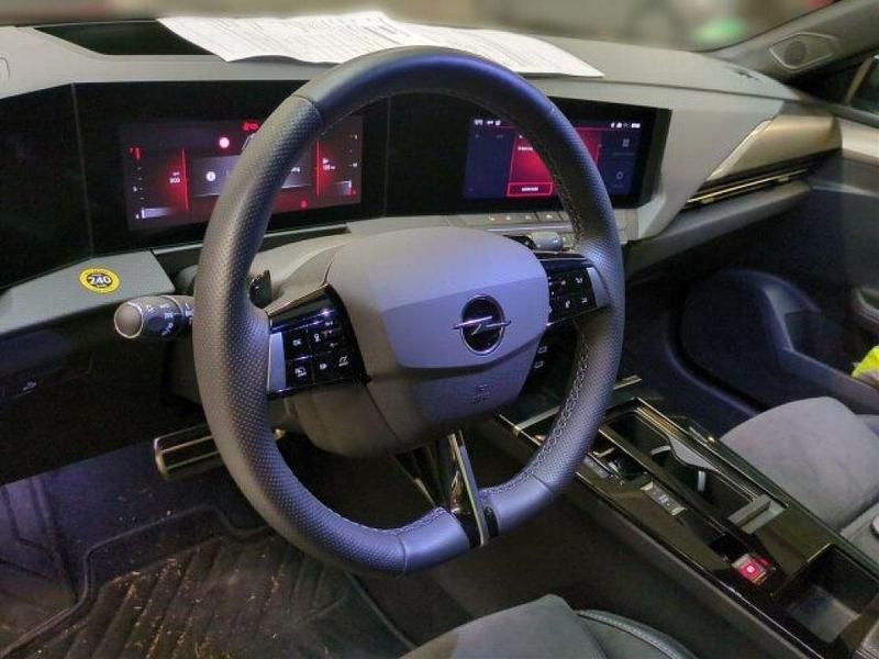 Usata Opel Astra Ultimate 131 CV (96 kW) 2024 Nero Utilitaria