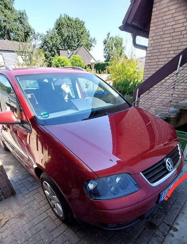 Rot Gebraucht 2004 VW Touran Highline Van / Kleinbus | 2.500 € (Fairer Preis) - Bild 1/4