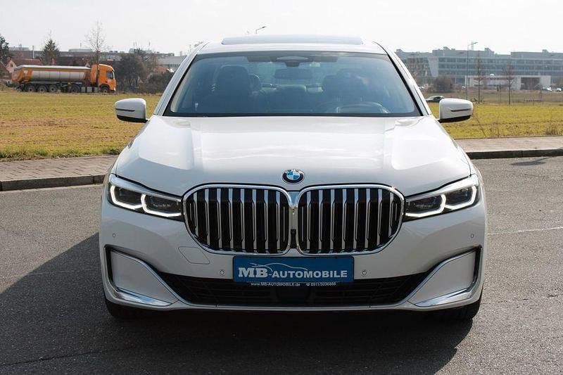 Gebraucht BMW 750 Performance 400 PS (294 kW) 2019 Weiß Limousine