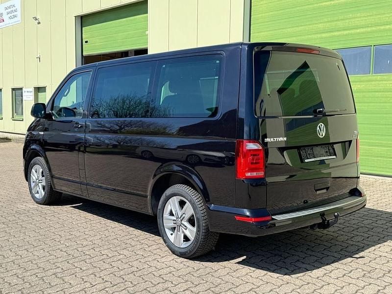 Gebraucht VW Multivan 150 PS (110 kW) 2016 Schwarz Van / Kleinbus