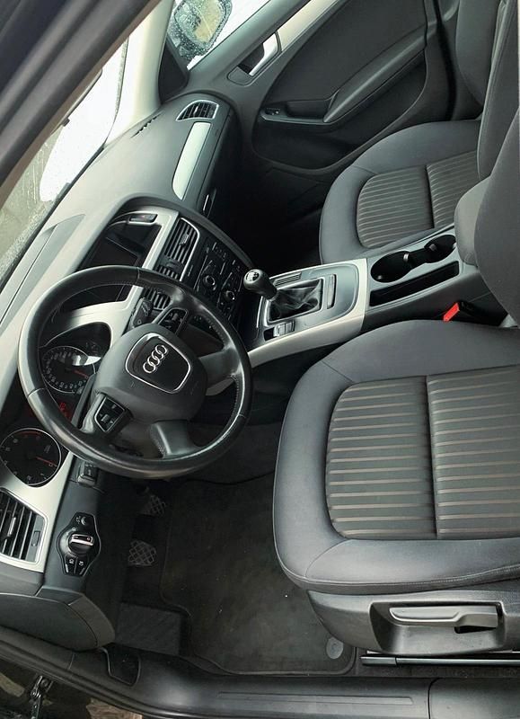 Gebraucht Audi A4 Ambiente 120 PS (88 kW) 2010 Schwarz Kombi