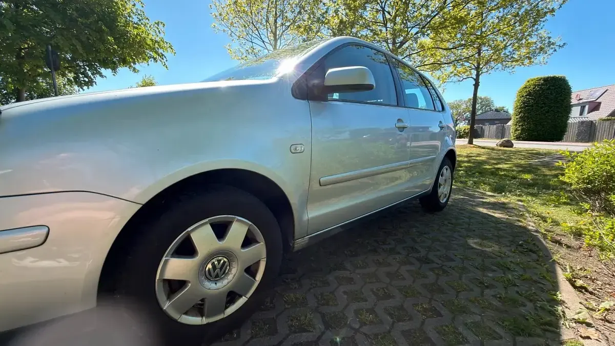 Gebraucht VW Polo 75 PS (55 kW) 2003 Silber Kleinwagen