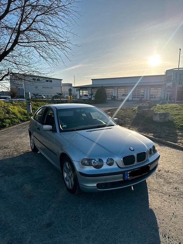 Gebraucht BMW 316 116 PS (85 kW) 2003 Silber Coupé