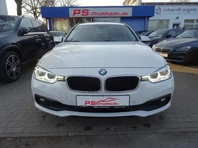 Używany BMW 320 Advantage 190 KM (139 kW) 2018 Biały Kombi