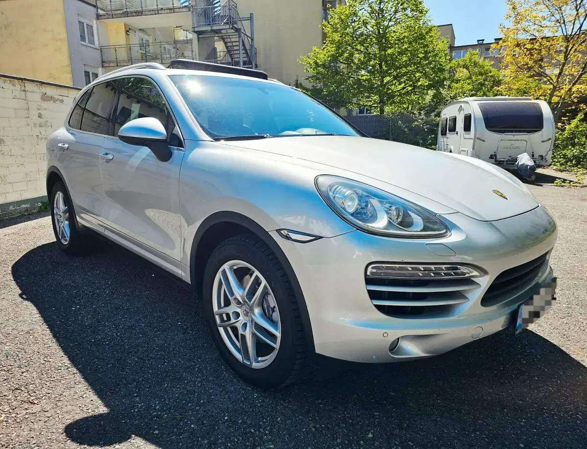 Używany Porsche Cayenne 241 KM (177 kW) 2011 Szary SUV