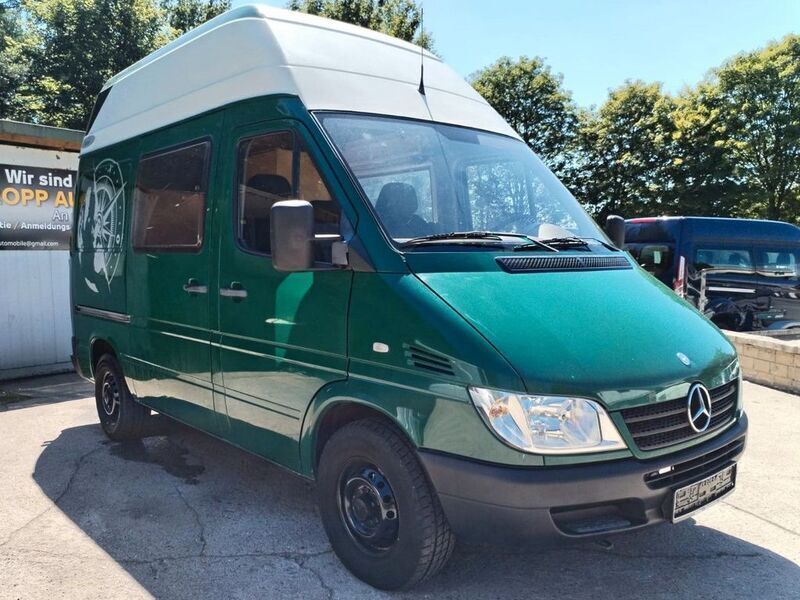 Grün Gebraucht 2006 Mercedes Sprinter Van | 13.990 € (Teuer) - Bild 1/4