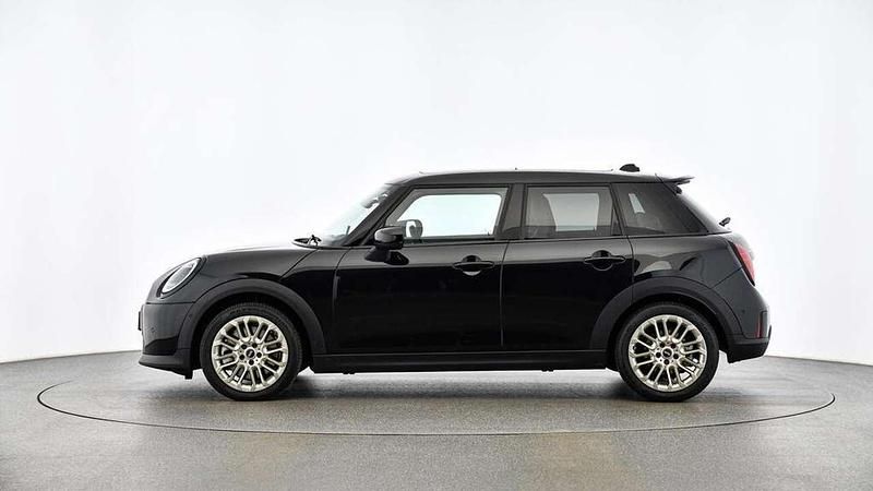 Second-hand Mini Cooper S Favoured 204 CP (150 kW) 2024 Negru Hatchback
