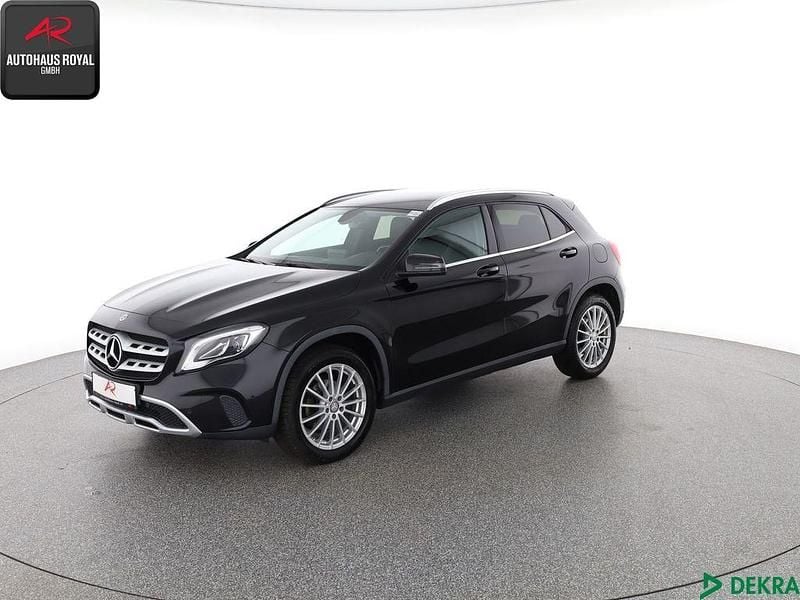 Kosmosschwarz Gebraucht 2018 Mercedes GLA220 Urban SUV | 24.880 € (Fairer Preis) - Bild 1/4
