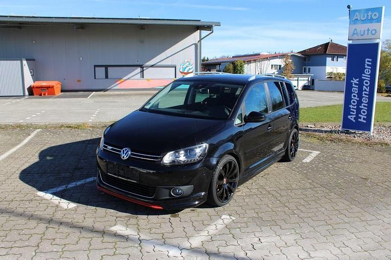 Schwarz Gebraucht 2014 VW Touran Cup Van / Kleinbus | 10.999 € (Guter Preis) - Bild 1/4