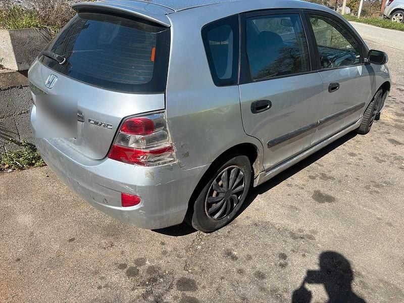Second-hand Honda Civic 90 CP (66 kW) 2004 Argintiu Hatchback