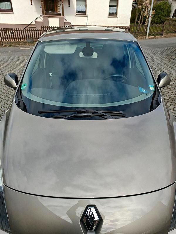 Gebraucht Renault Mégane III 106 PS (77 kW) 2010 Grau Kleinwagen