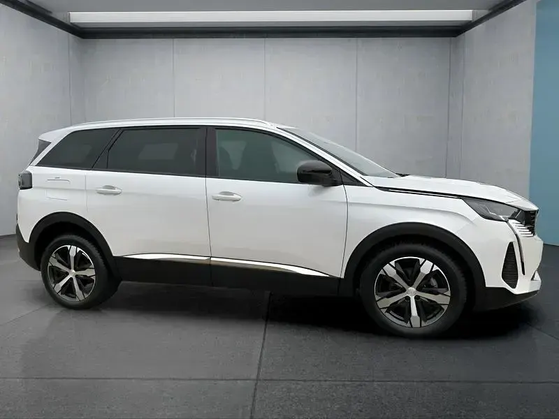 Gebraucht Peugeot 5008 131 PS (96 kW) 2024 Weiß SUV