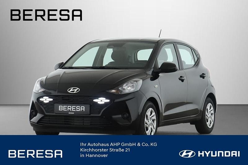 Weiß Gebraucht 2024 Hyundai i10 Trend Kleinwagen | 14.480 € (Guter Preis) - Bild 1/4