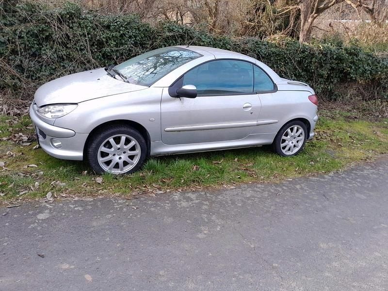 Silber Gebraucht 2003 Peugeot 206 CC Cabrio | 200 € (Superpreis) - Bild 1/4