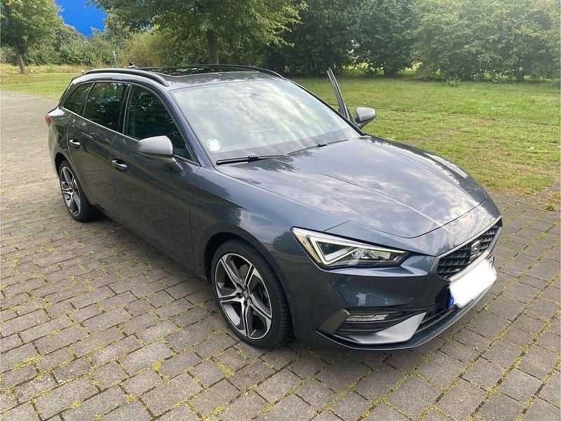 Grau Gebraucht 2021 Seat Leon FR Kombi | 18.500 € (Fairer Preis) - Bild 1/4