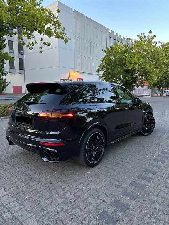 Schwarz Gebraucht 2016 Porsche Cayenne S E-Hybrid Platinum Edition SUV | 22.999 € (Guter Preis) - Bild 1/4