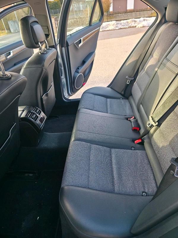 Gebraucht Mercedes C220 170 PS (125 kW) 2011 Silber Limousine