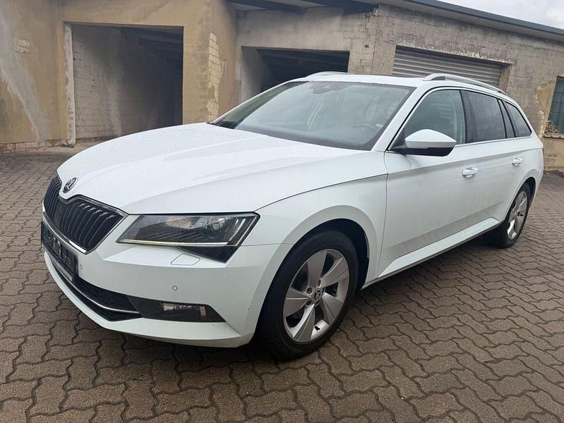 Gebraucht Skoda Superb 150 PS (110 kW) 2016 Weiß Limousine