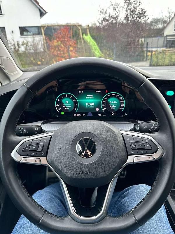 Gebraucht VW Golf VII Active 150 PS (110 kW) 2021 Kleinwagen