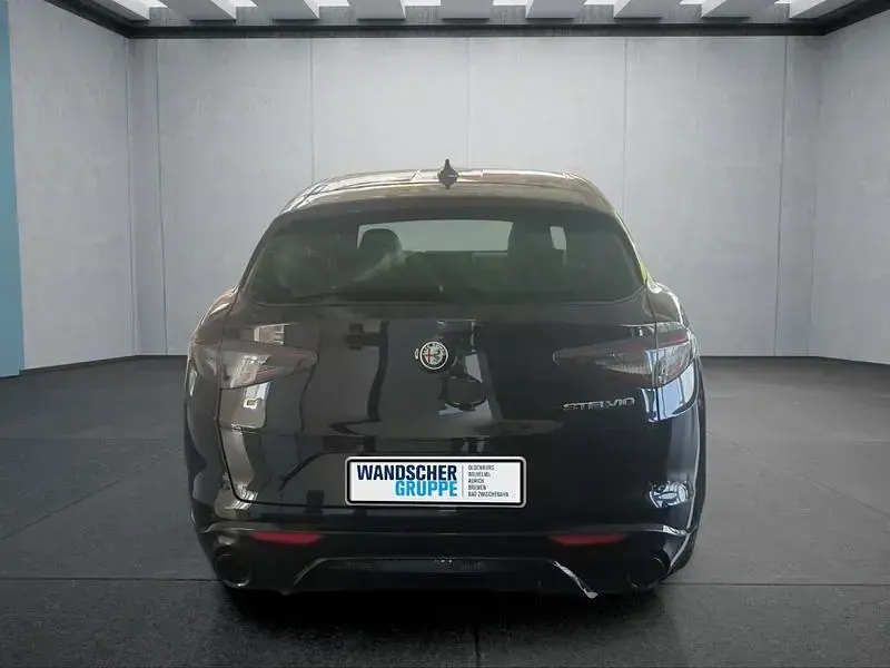 Neu Alfa Romeo Stelvio 280 PS (205 kW) 2025 Schwarz SUV